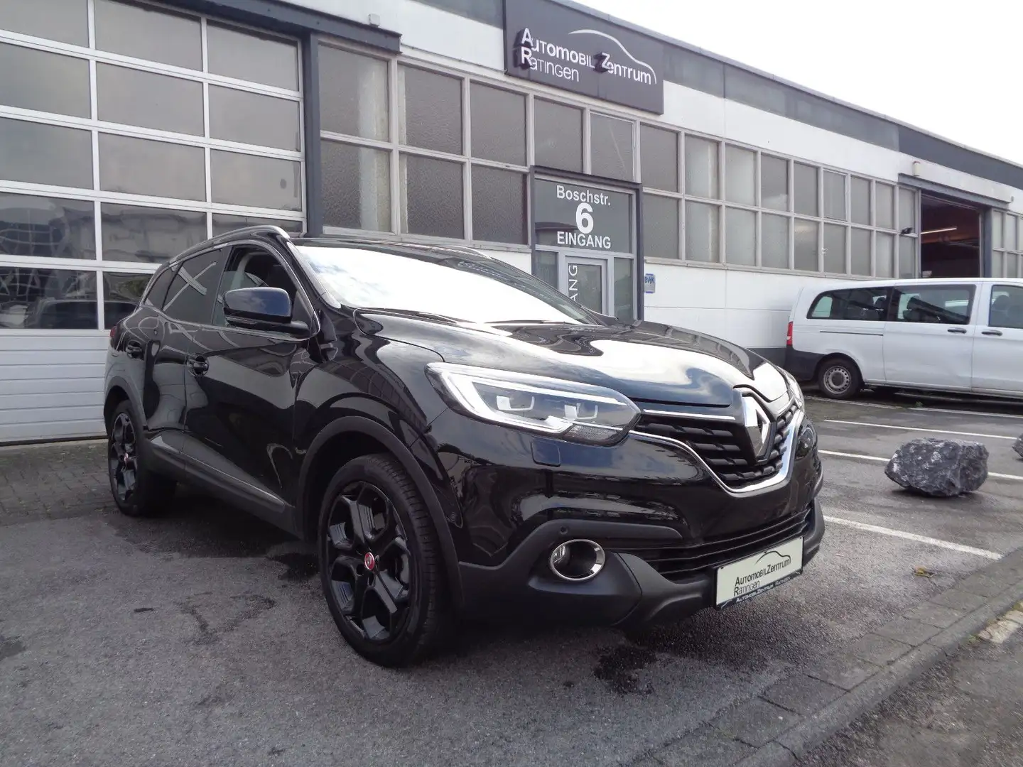 Renault Kadjar 1.2 TCE Crossborder*AUTOM*PANO*LEDER*LED* Schwarz - 1