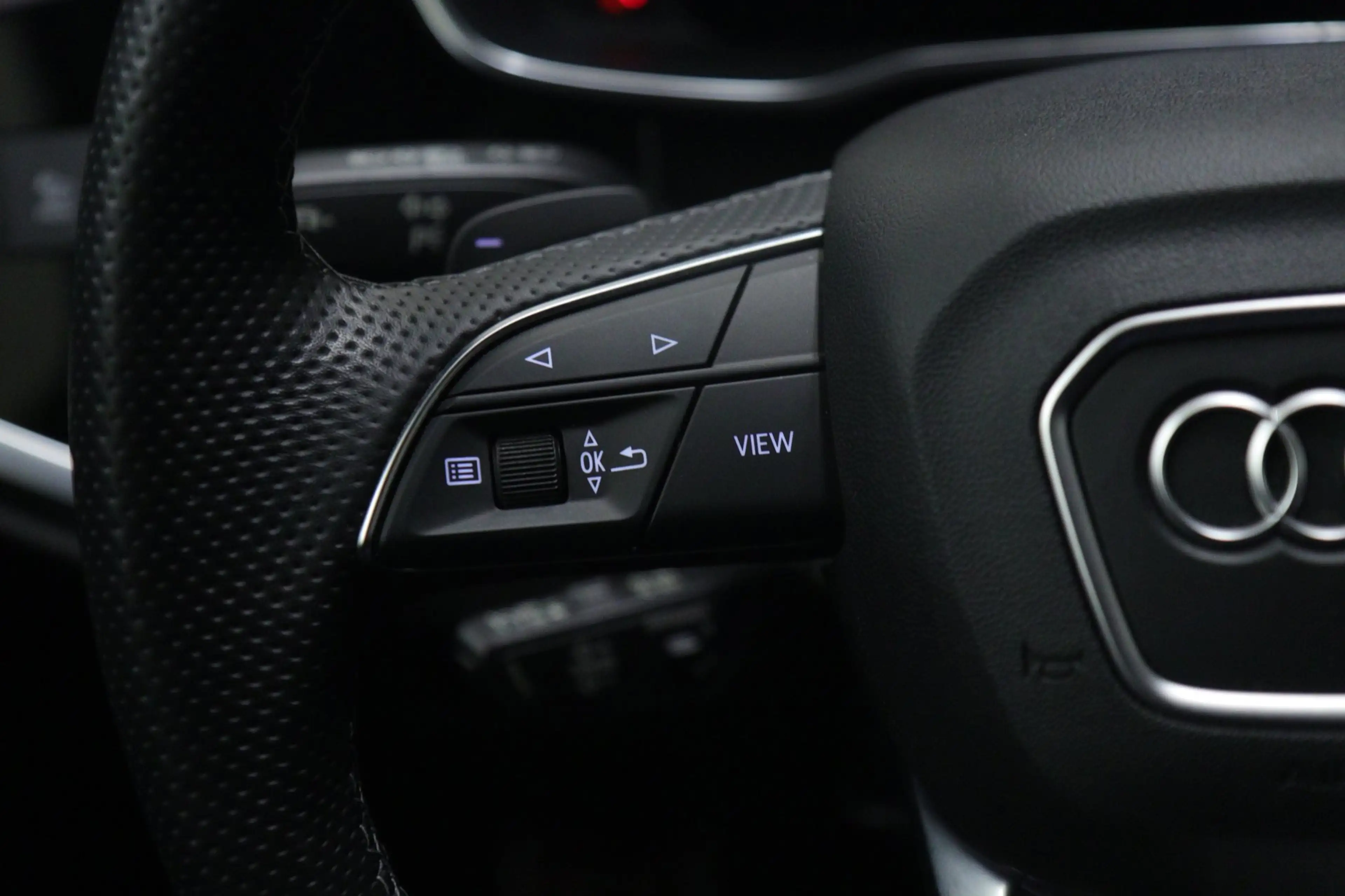 Audi Q3 Sportback 45 TFSI e S Edition 3X S-Line /PANO/KEYL — photo 16