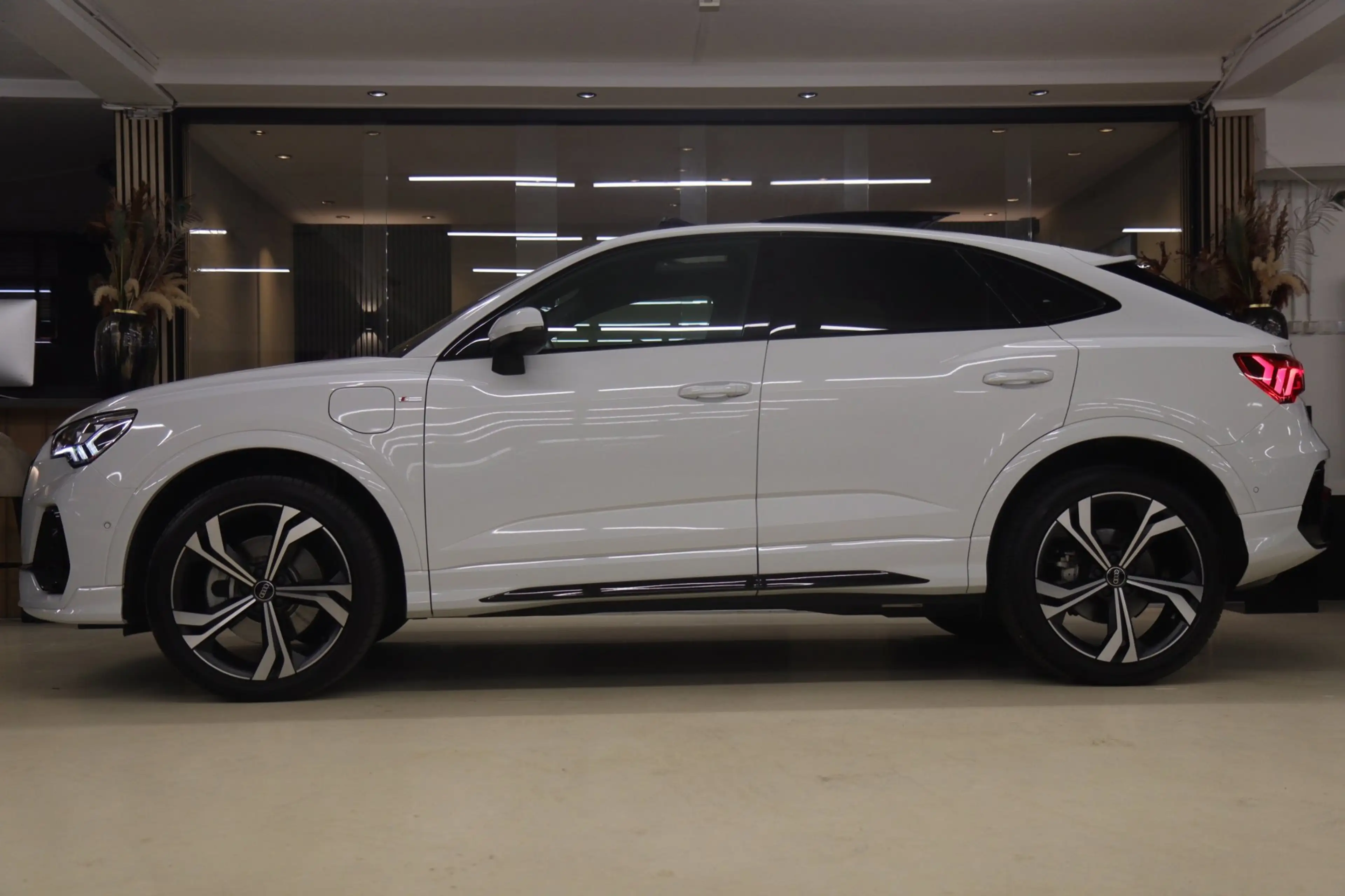 Audi Q3 Sportback 45 TFSI e S Edition 3X S-Line /PANO/KEYL — photo 50