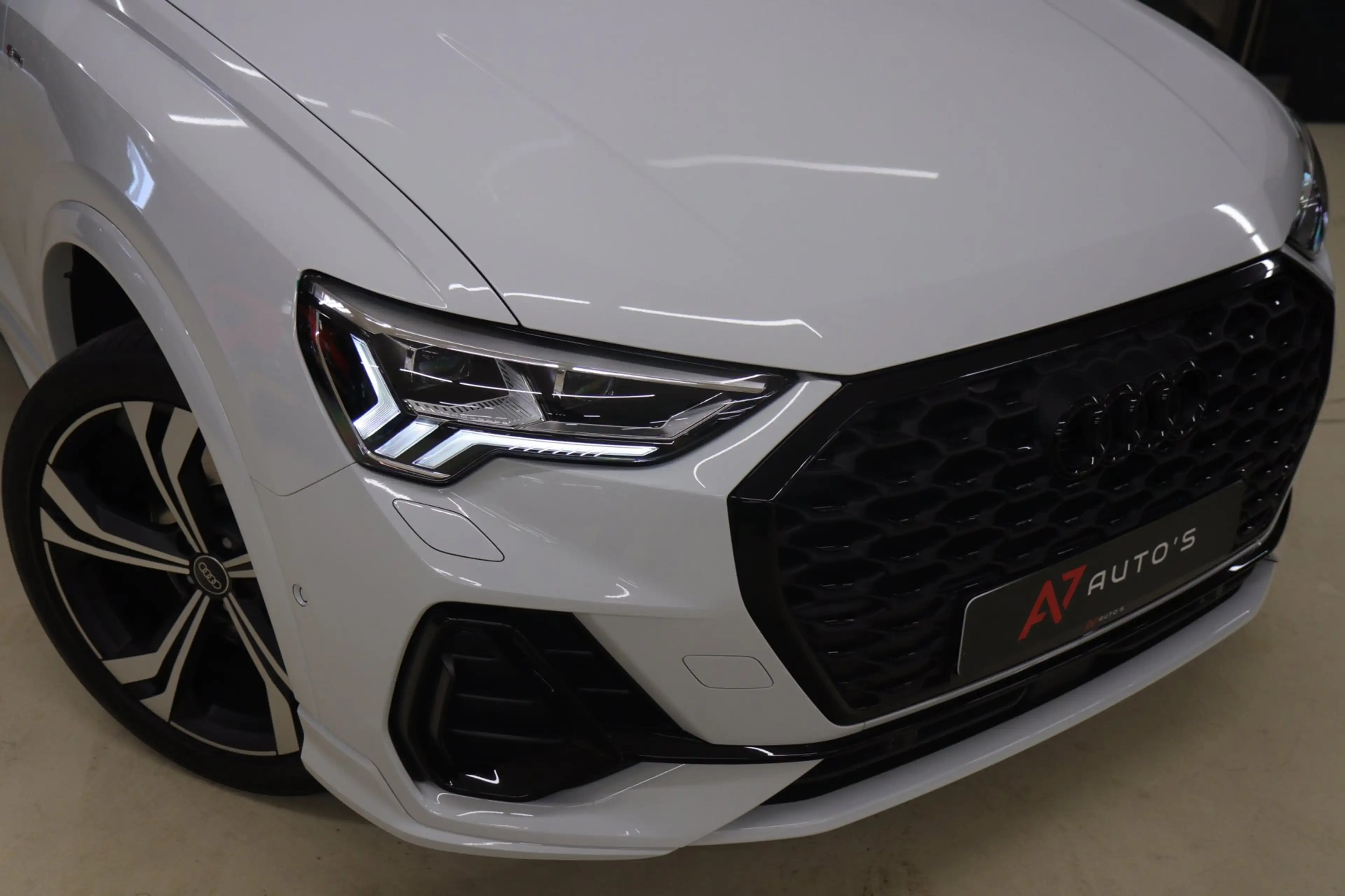 Audi Q3 Sportback 45 TFSI e S Edition 3X S-Line /PANO/KEYL — photo 6