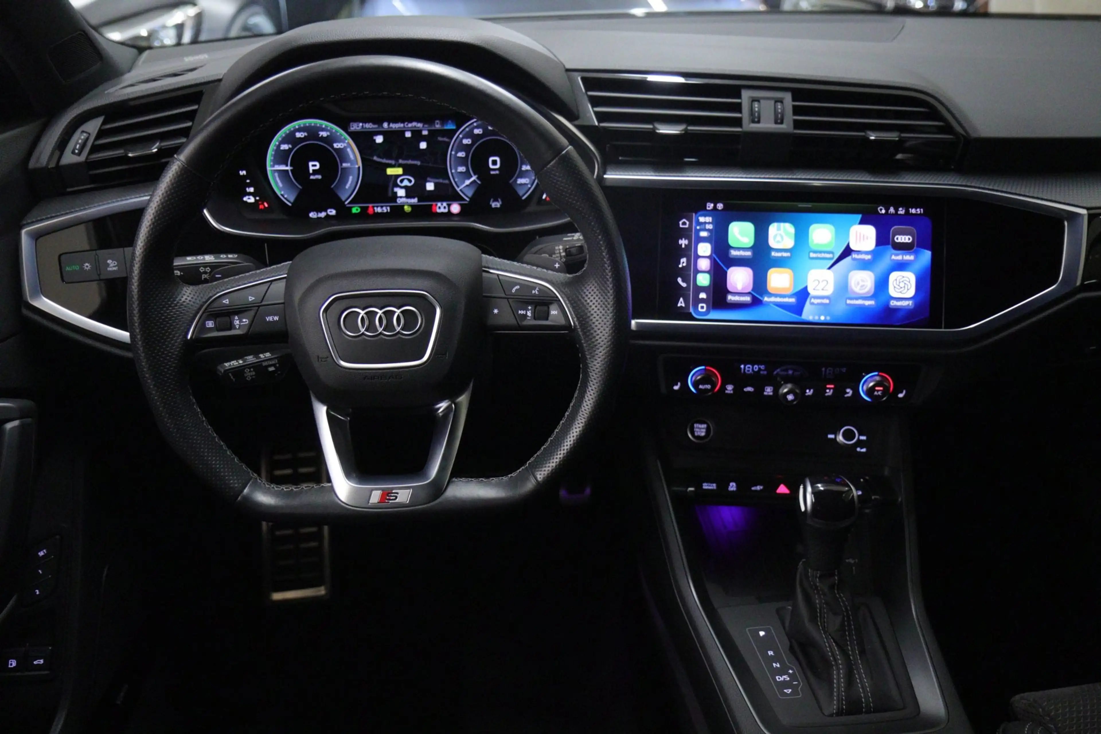 Audi Q3 Sportback 45 TFSI e S Edition 3X S-Line /PANO/KEYL — photo 9