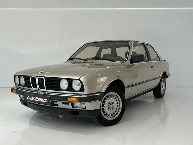 BMW 323 323i