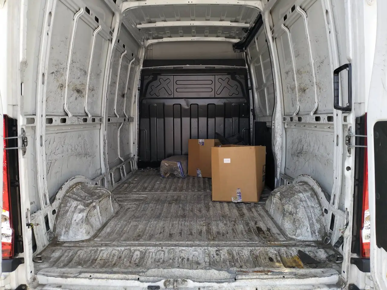 2020 Iveco Daily Daily 35S12V 2.3 HPT PM-TM Furgone *iva esclusa*, photograph 9