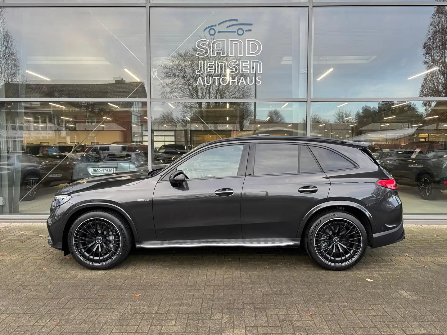 Mercedes-Benz GLC 43 AMG AMG GLC 43 4M Prem+ AHK Fahrass+ Burm 21" Pano Сірий - 2