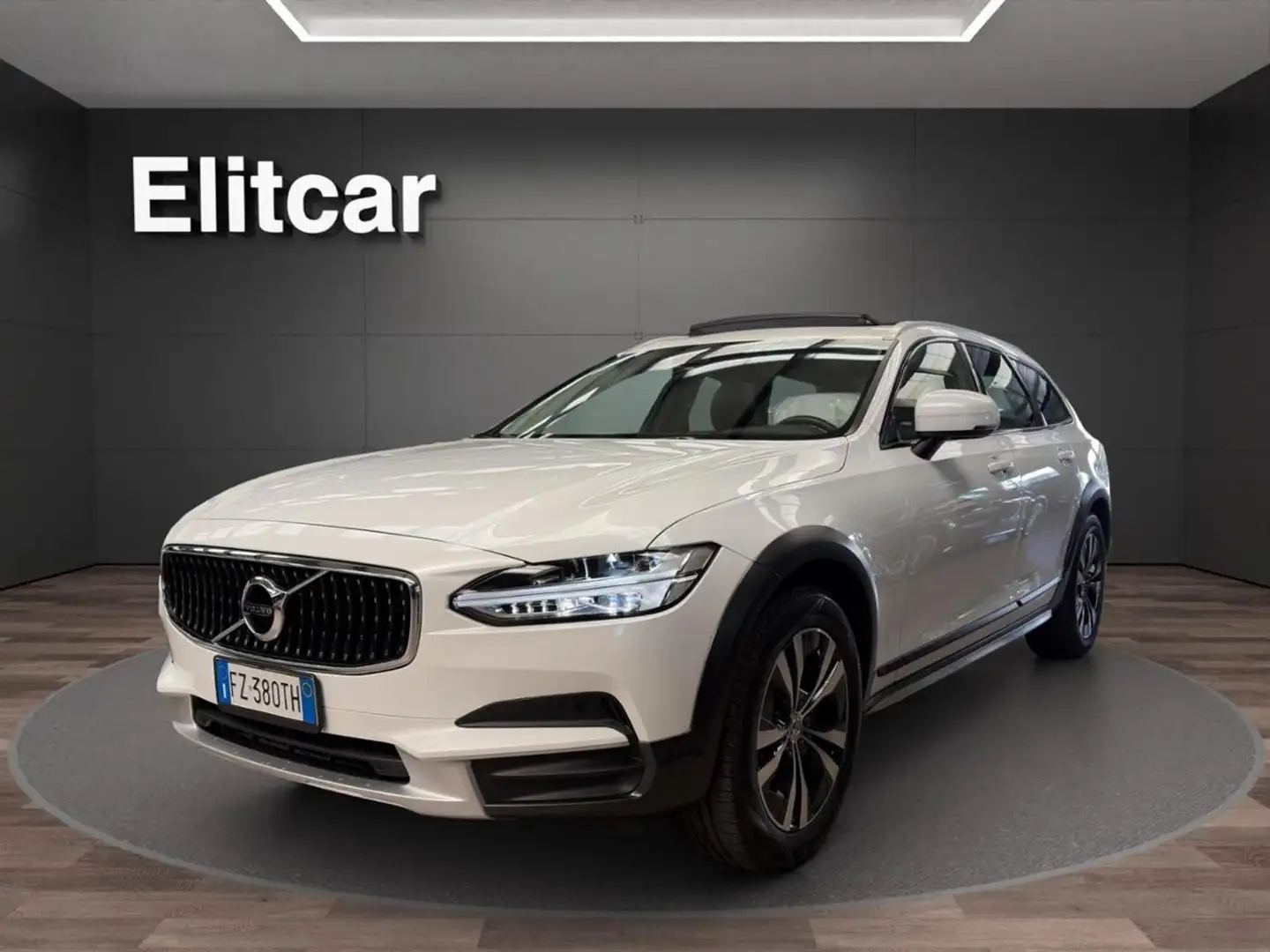 Volvo V90 Cross Country D5 AWD Geartronic Pro Weiß - 1