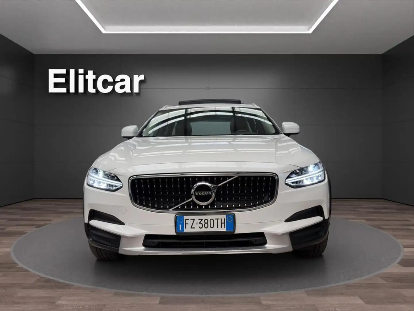 Volvo V90 Cross Country D5 AWD Geartronic Pro Weiß - 2