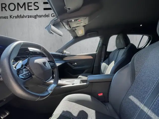 Peugeot 308 view 9