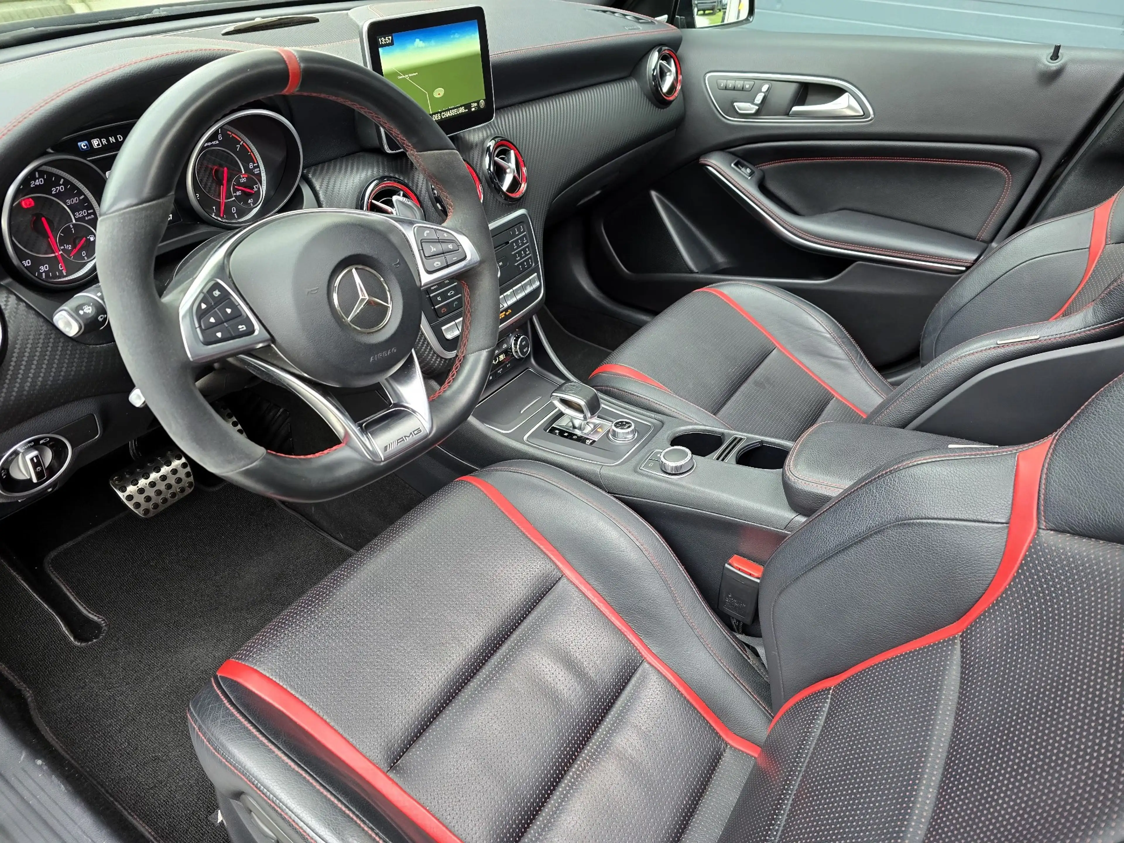Mercedes-Benz A 45 AMG 4M (381ch) AERO PACK 2015 183.242km FACELIFT !! — photo 9