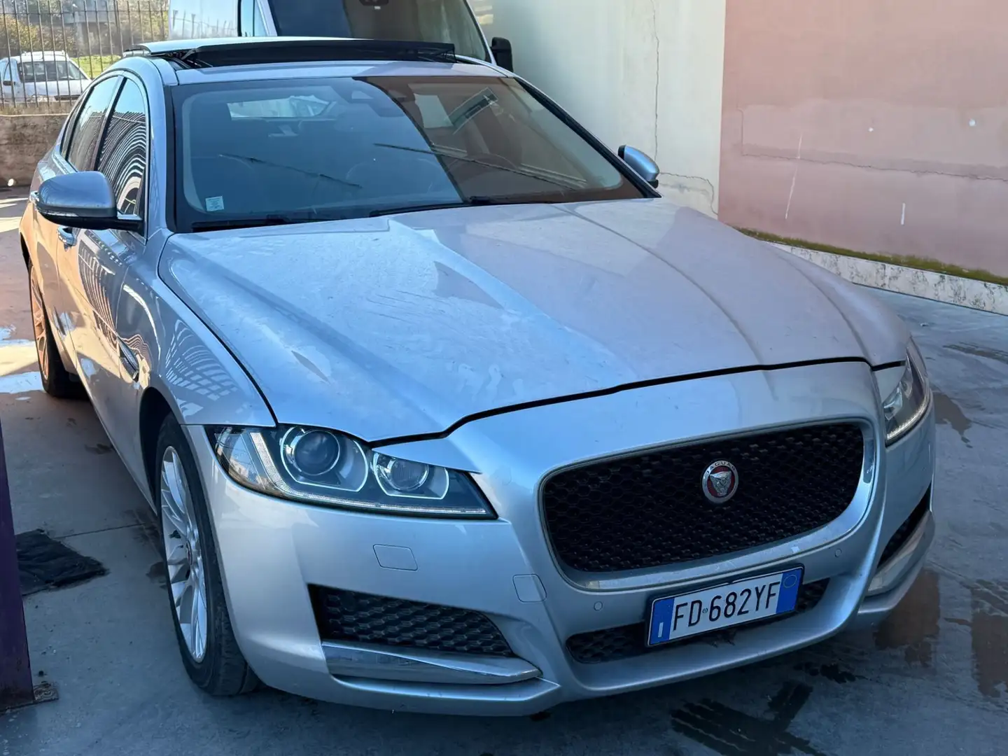 Jaguar XF XF 2.0 D 180 CV Portfolio Grigio - 2