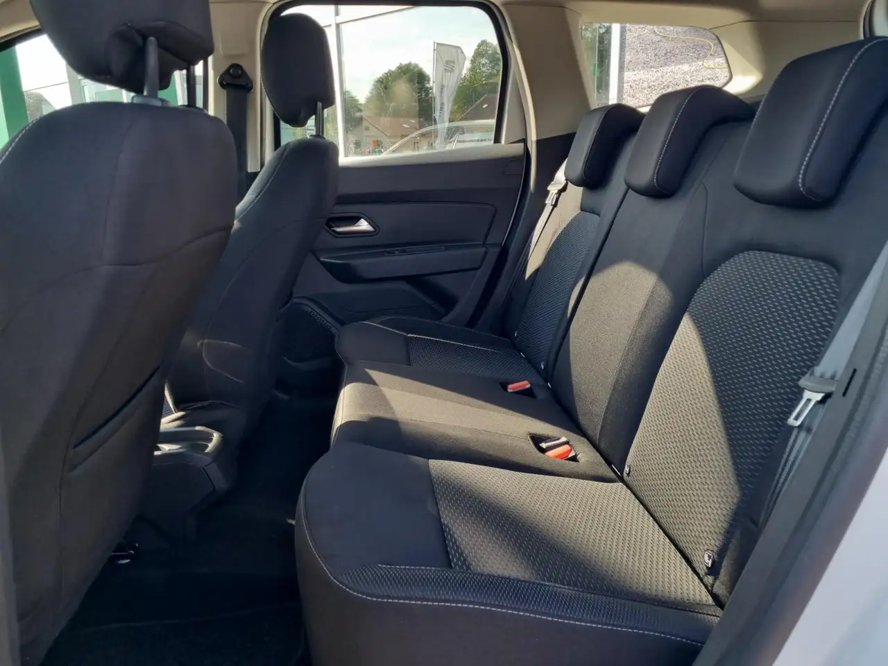 Dacia Duster — photo 22