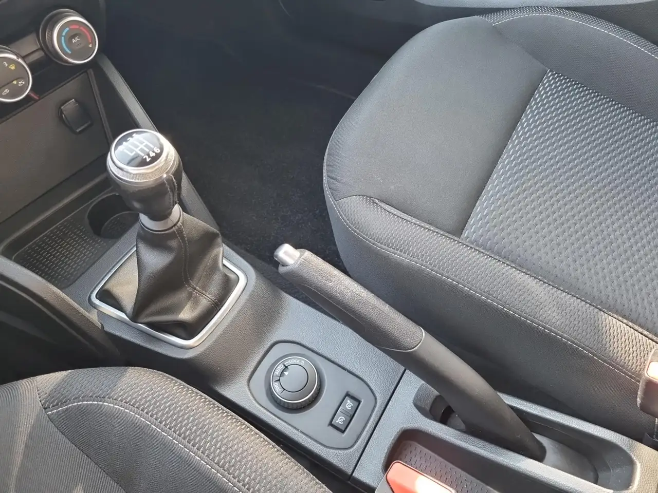 Dacia Duster — photo 20