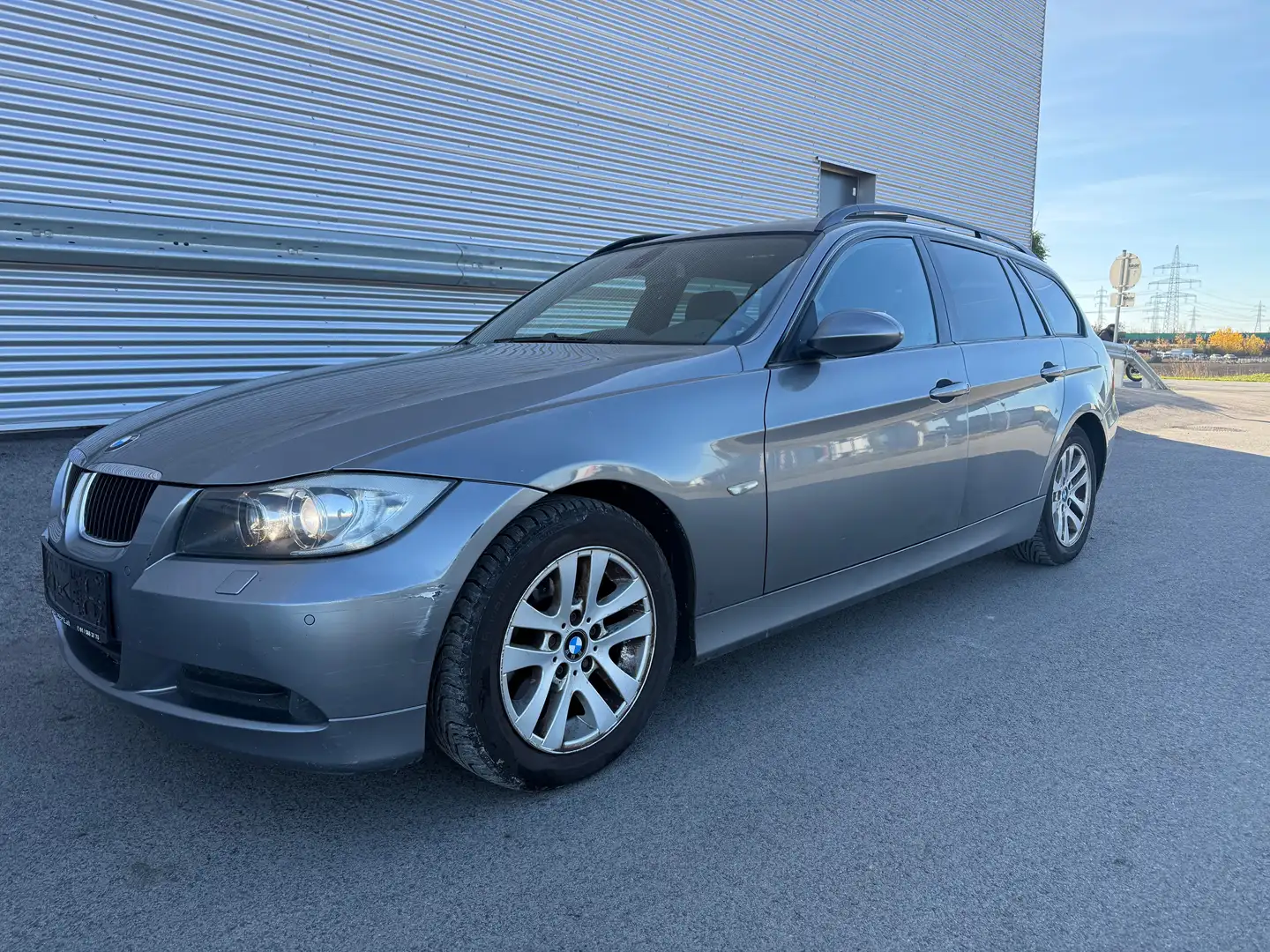 BMW 318 i Touring Österreich-Paket ID:51 Gris - 2