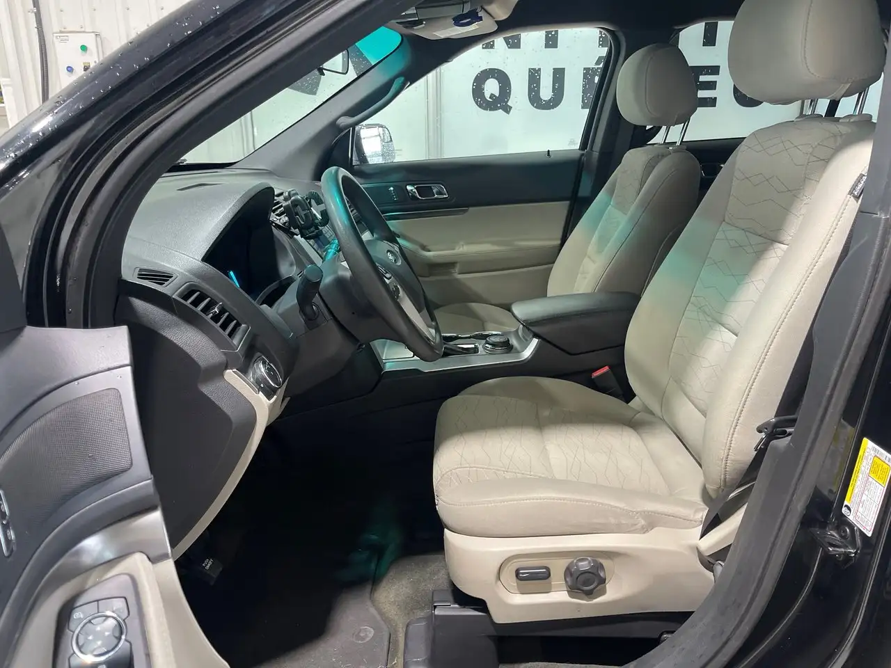 Ford Explorer снимка Ford Explorer