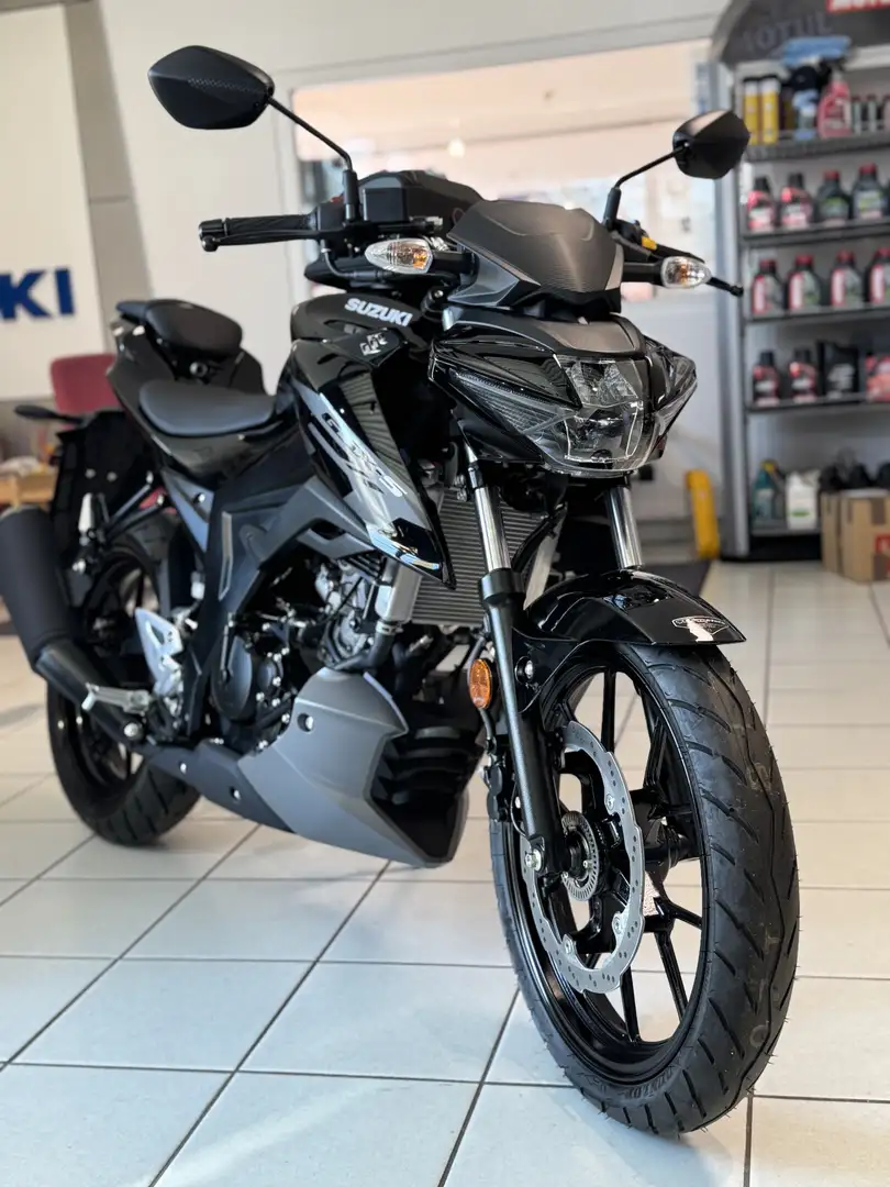 Suzuki GSX-S 125 mit TZ 28.11.24 /4 Jahre GA/Tankrucksack/PV 370,- Negro - 1