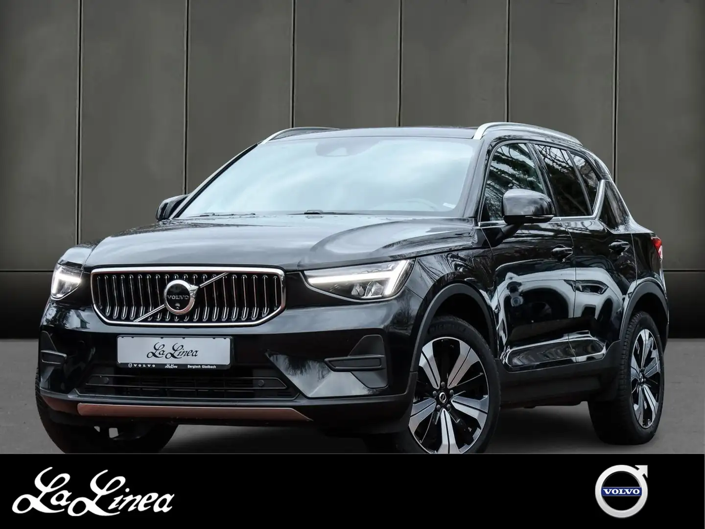 Volvo XC40 T4 Plus Bright Recharge Plug-In Hybrid 2WD Schwarz - 1
