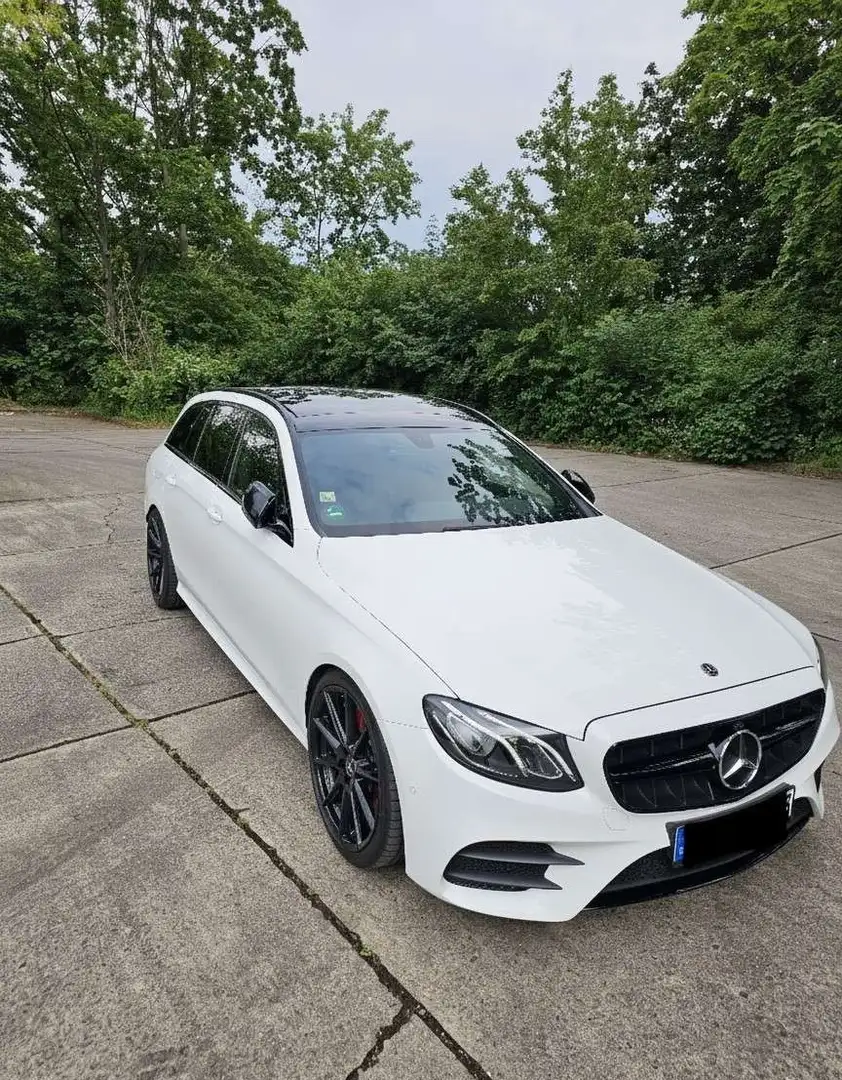 Mercedes-Benz E 200 9G-TRONIC AMG Line Pano 20" Garantie AHK TOP !!! - 2