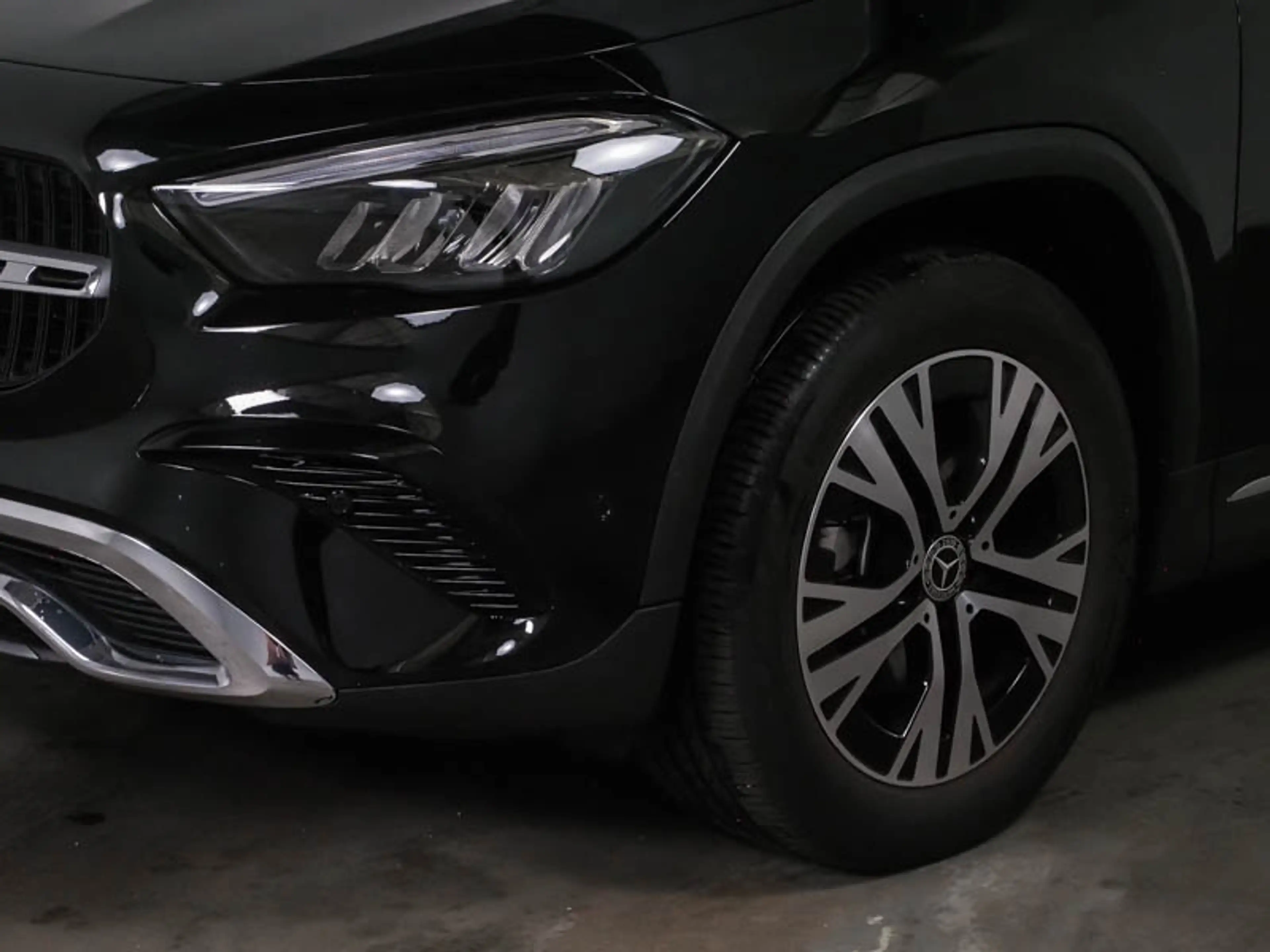 Mercedes-Benz GLA 200 , PROGRESSIVE KAMERA PANO SPUR PDC SHD — photo 6