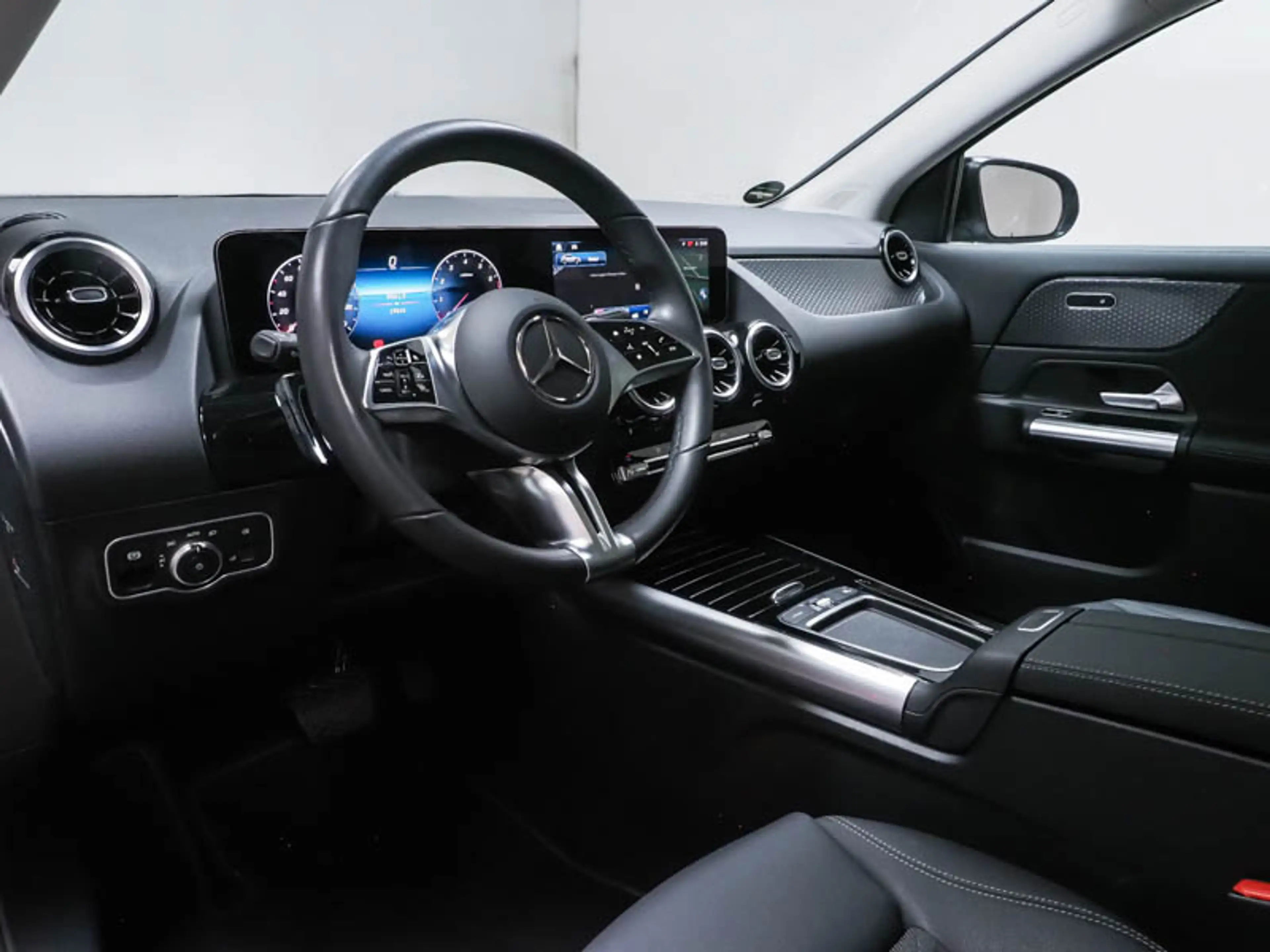 Mercedes-Benz GLA 200 , PROGRESSIVE KAMERA PANO SPUR PDC SHD — photo 8