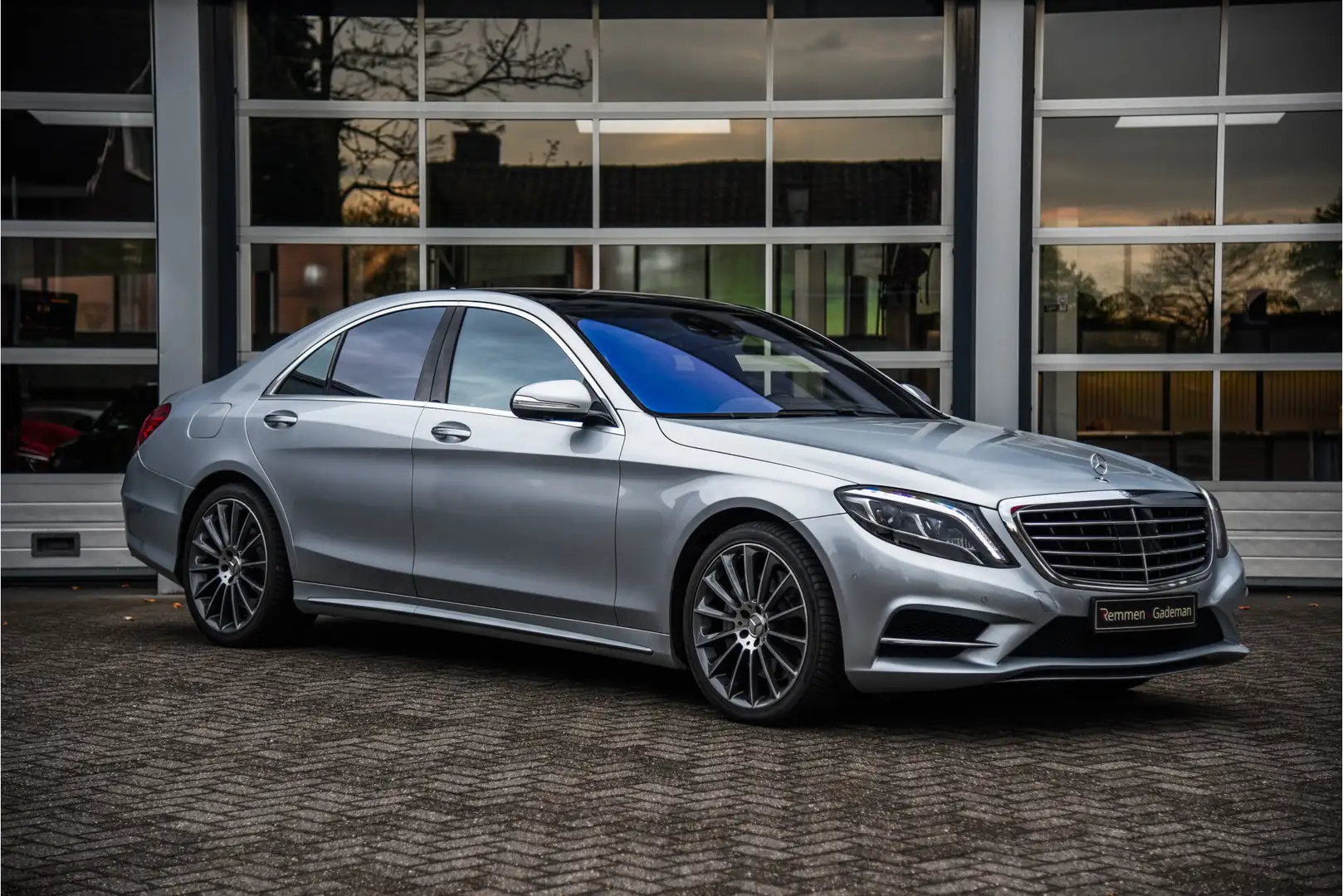 Mercedes-Benz S 500 4Matic Prestige Plus Šedá - 1