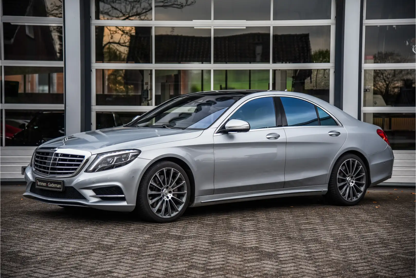 Mercedes-Benz S 500 4Matic Prestige Plus Šedá - 2