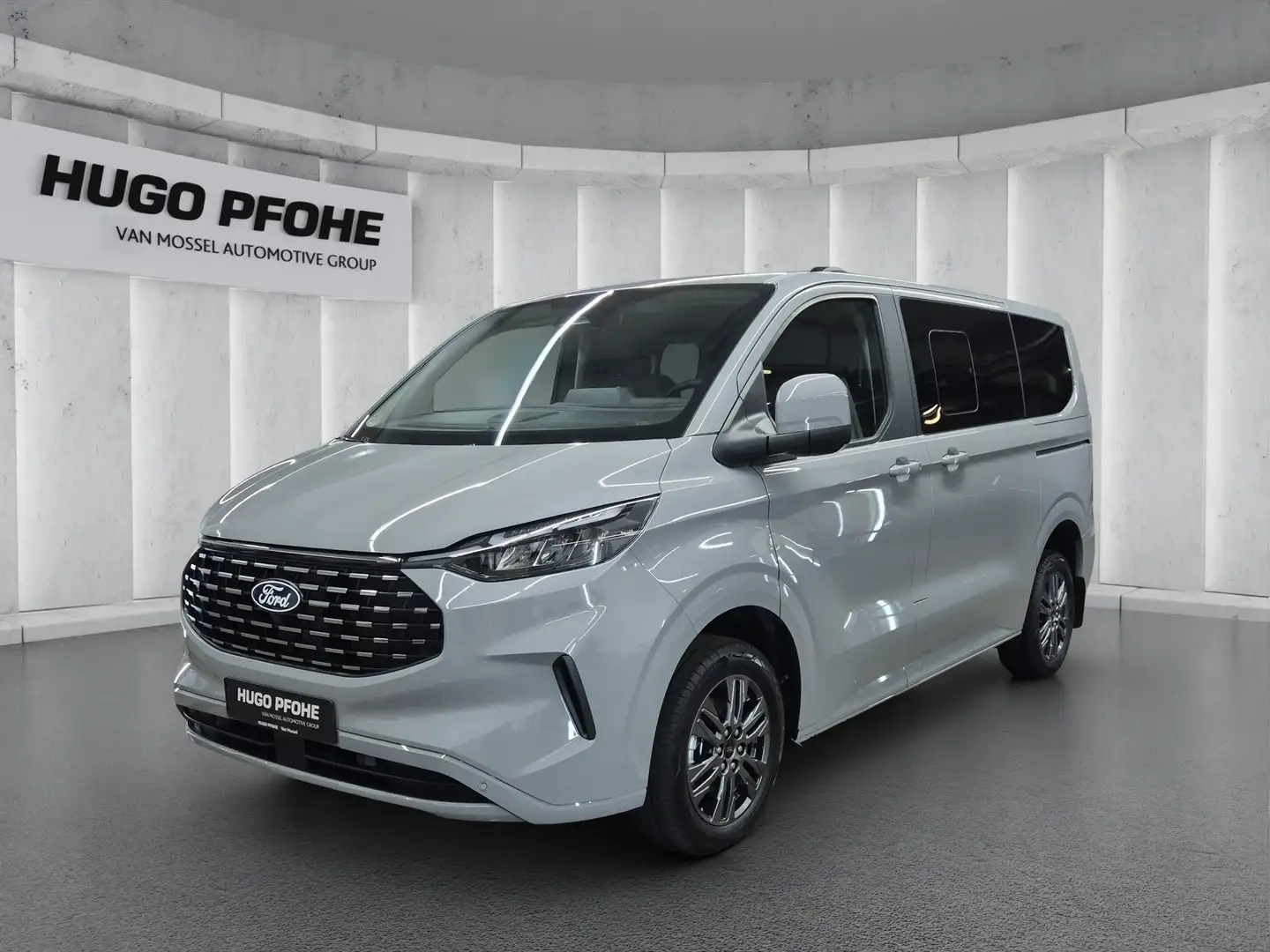 FORD Tourneo