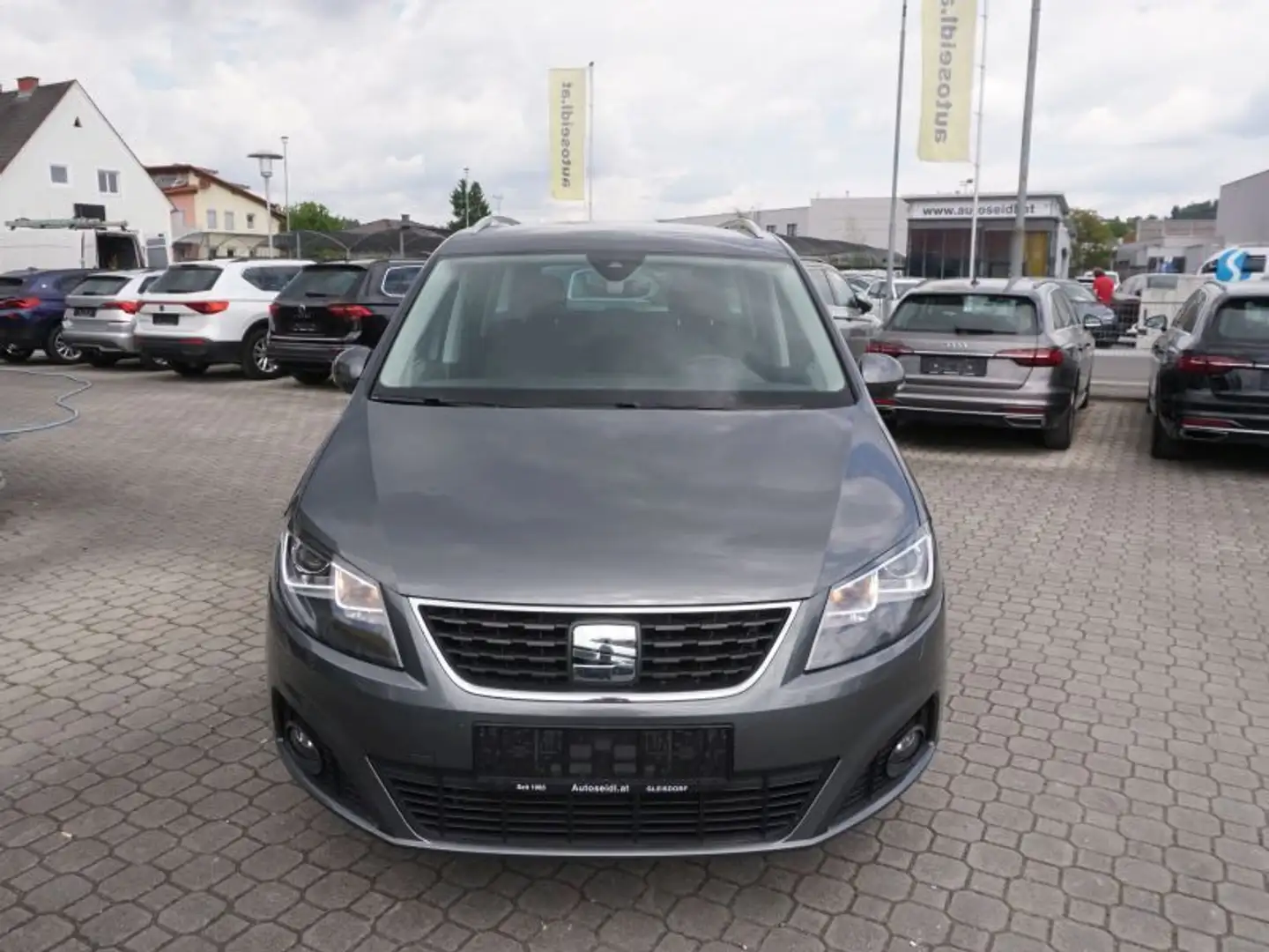 SEAT Alhambra Executive 2,0 TDI 4WD *7-SITZE+AHV+NAVI* Šedá - 2