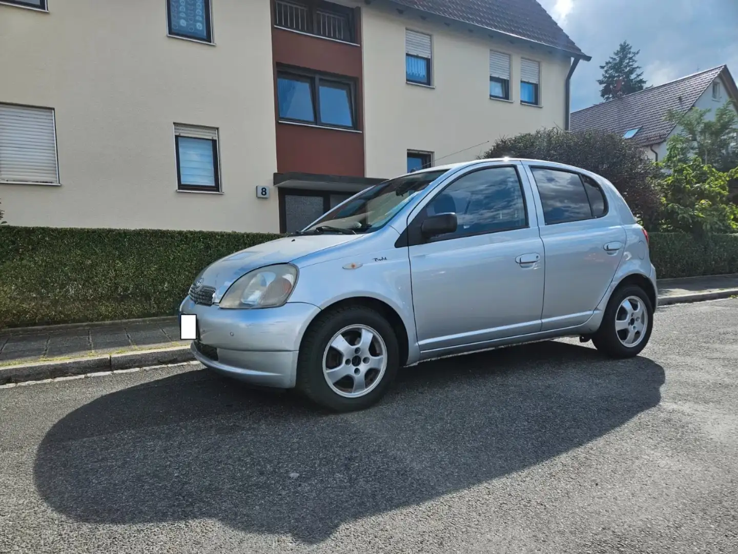 Toyota Yaris Yaris 1.3 lAutomatik Stříbrná - 1