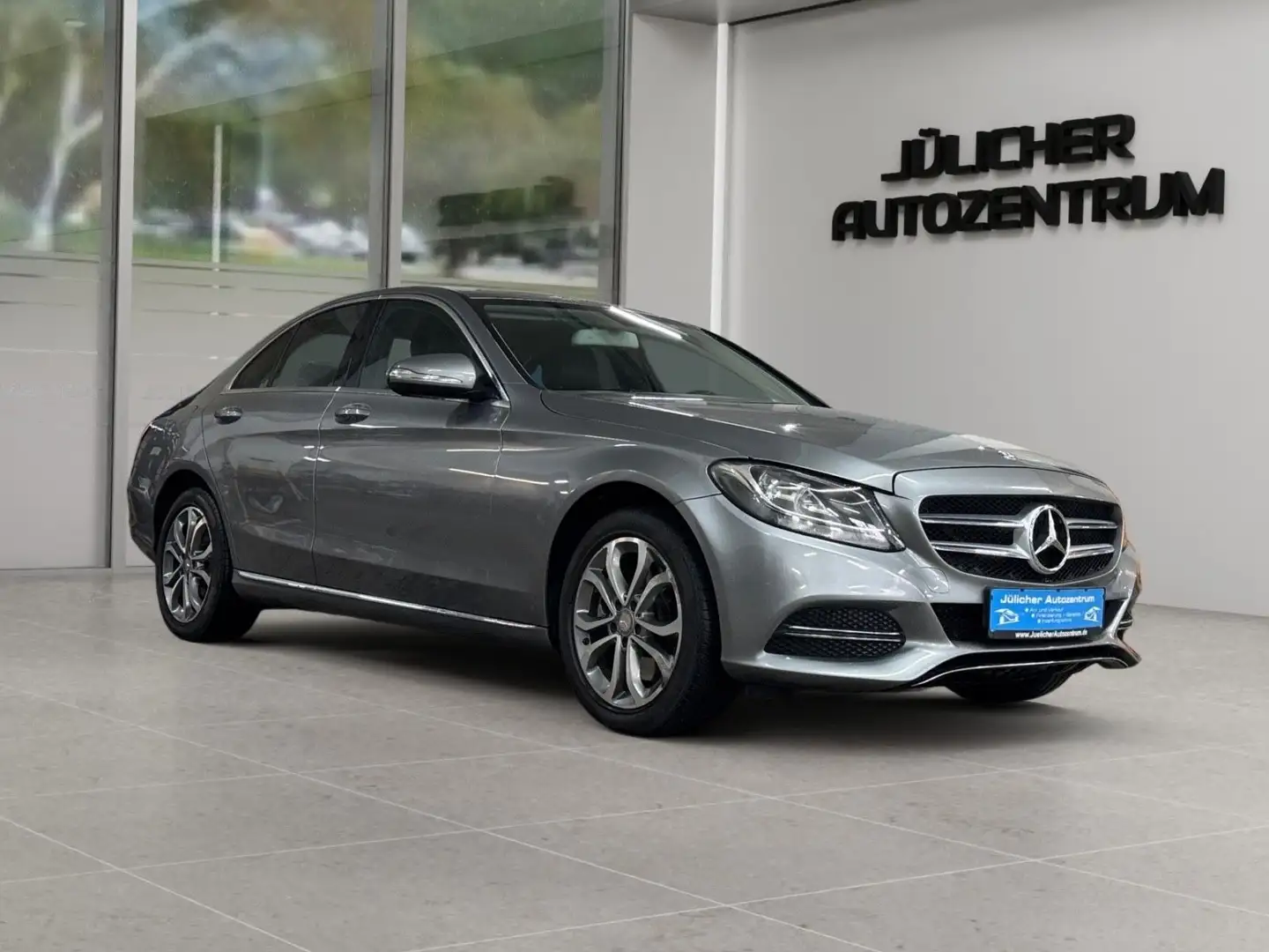 Mercedes-Benz C 300 Lim. Autom. 4Matic, 1 Jahr Garantie incl. Grau - 1