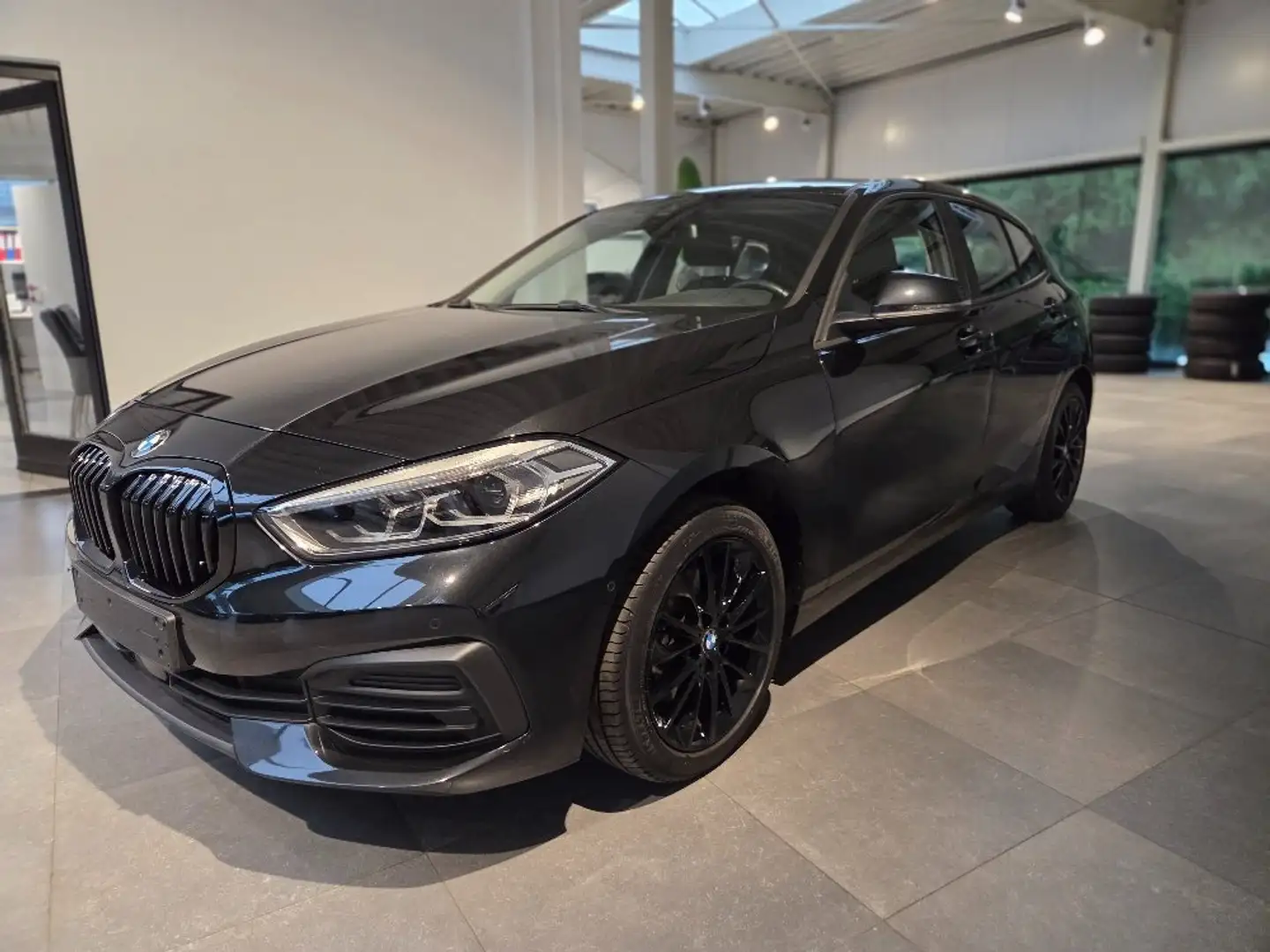 BMW 118 118i Aut. Zwart - 1