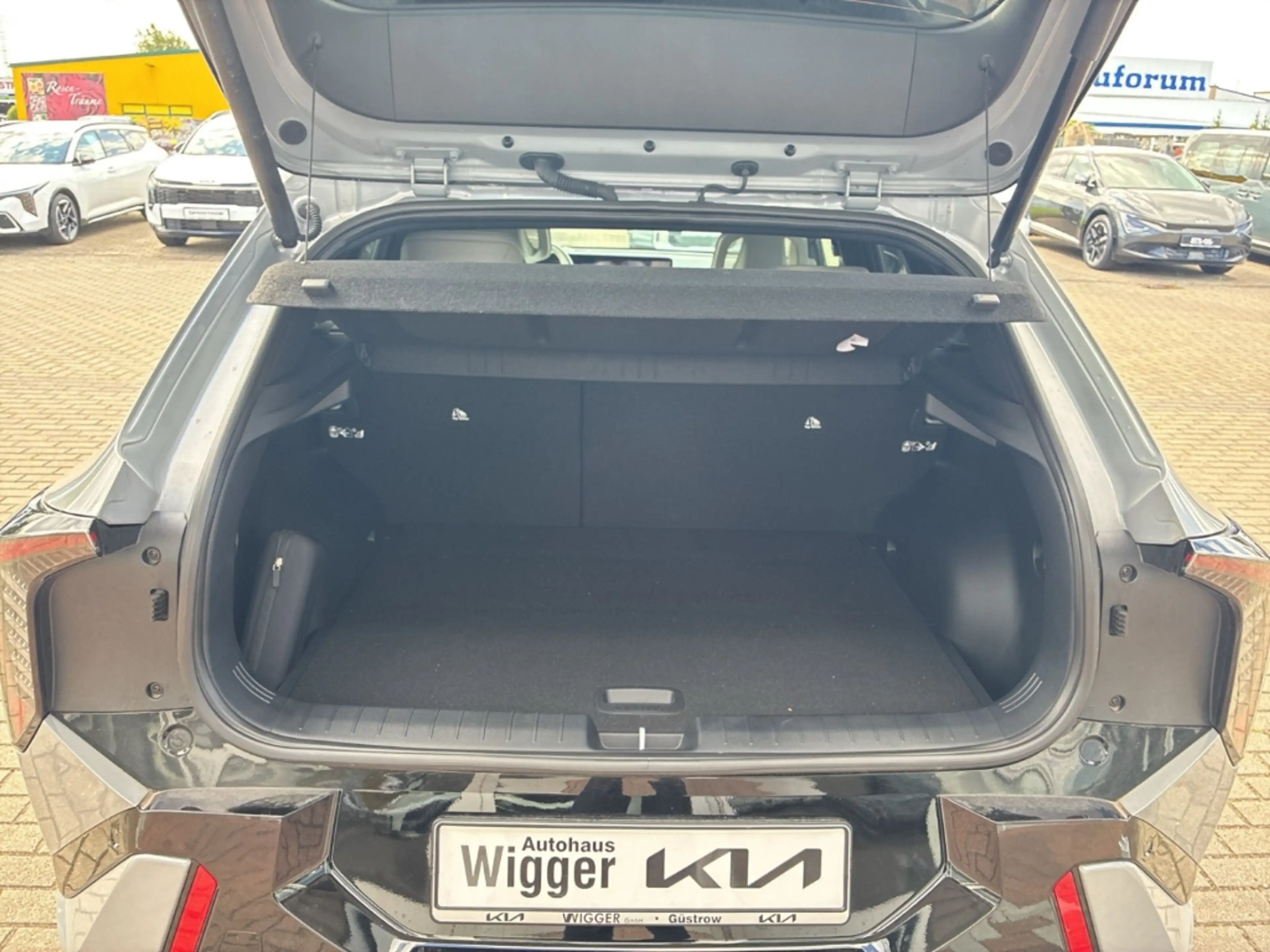 Kia EV4 81 kWh GT-Line DriveWise/Comfort/Connect/ — photo 15