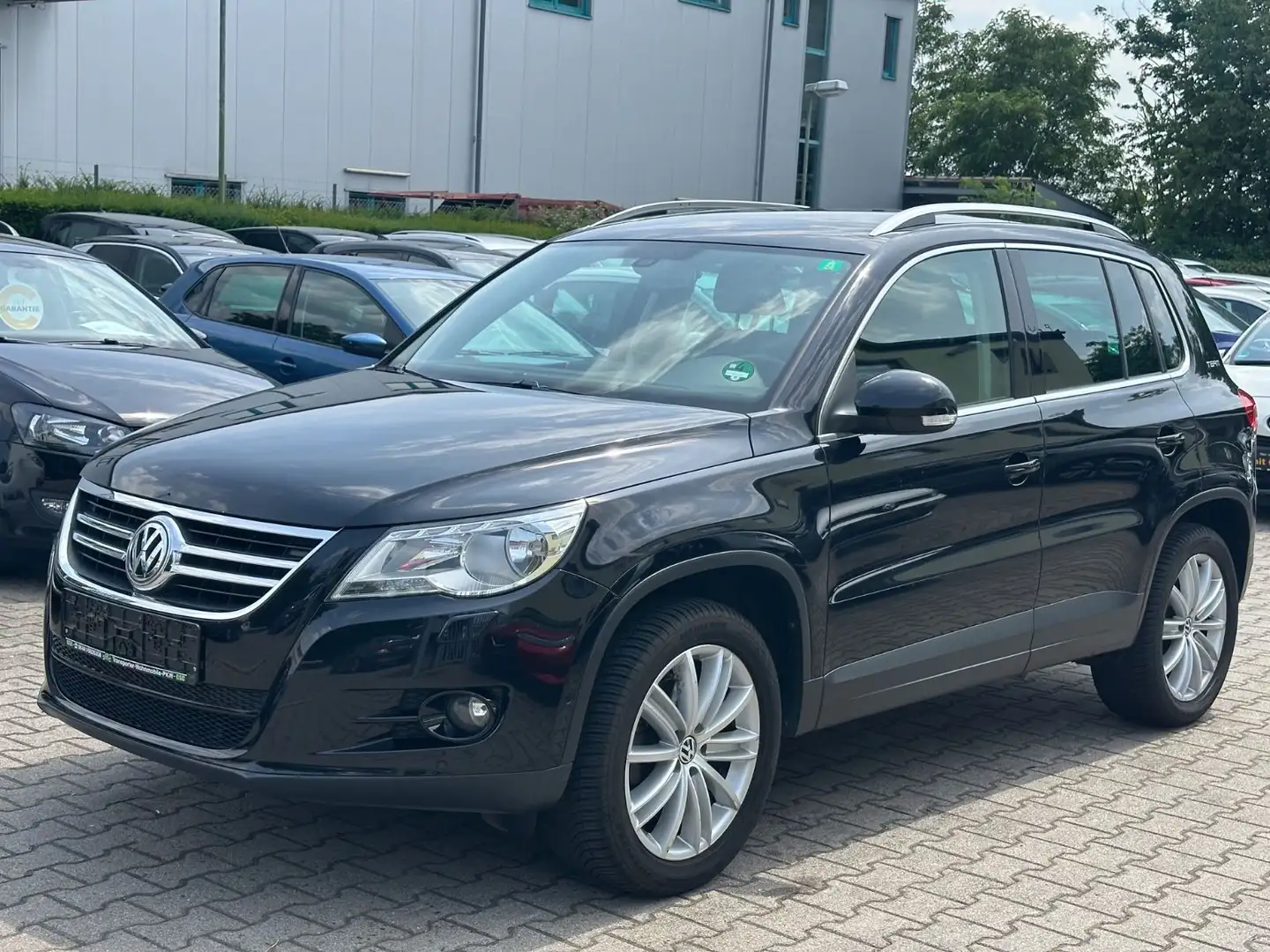 Volkswagen Tiguan Team BMT Schwarz - 1