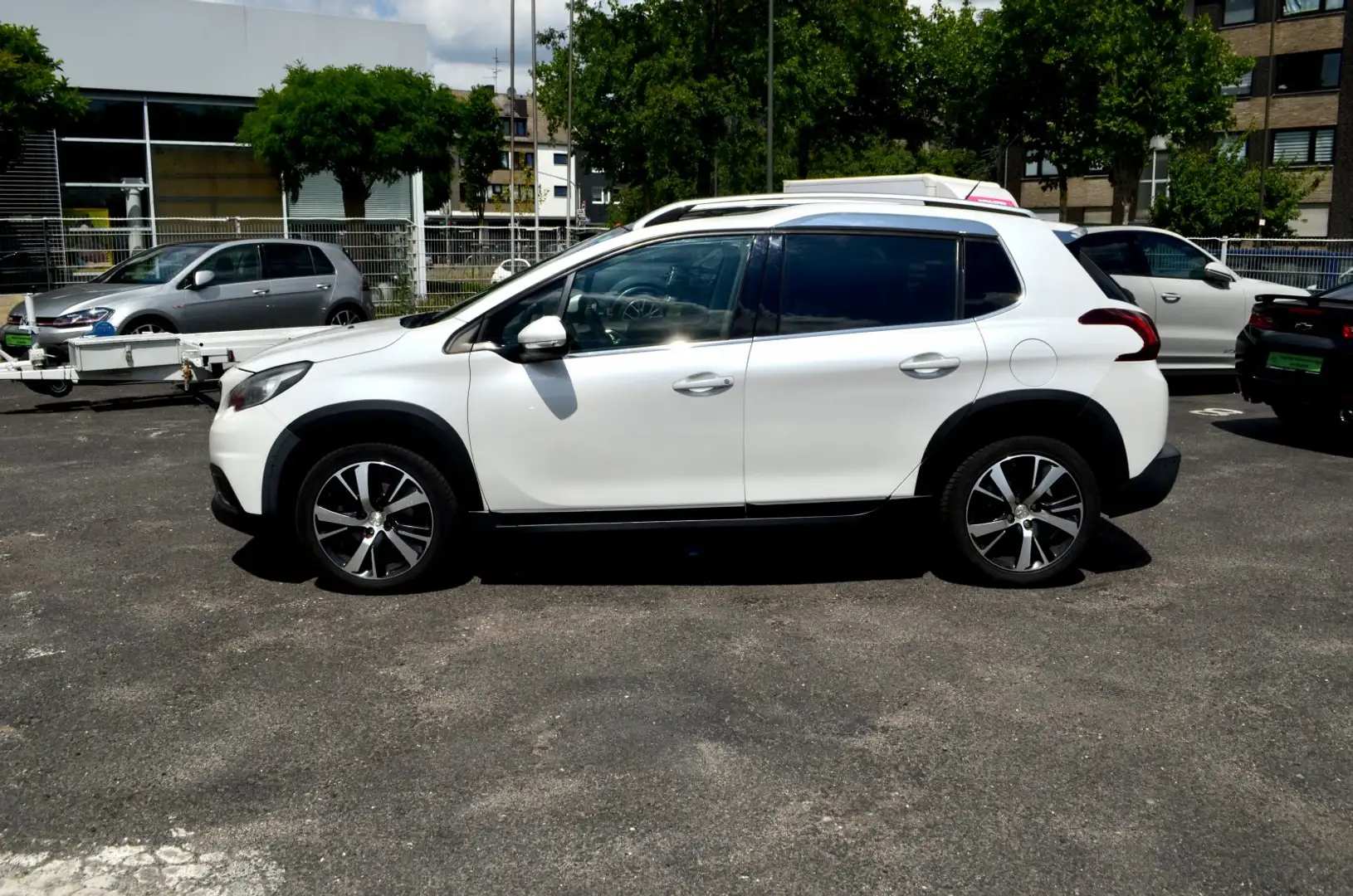 Peugeot 2008 *VOLL-LEDER-SITZE*PANORAMADACH*SITZHEIZUNG* Weiß - 2