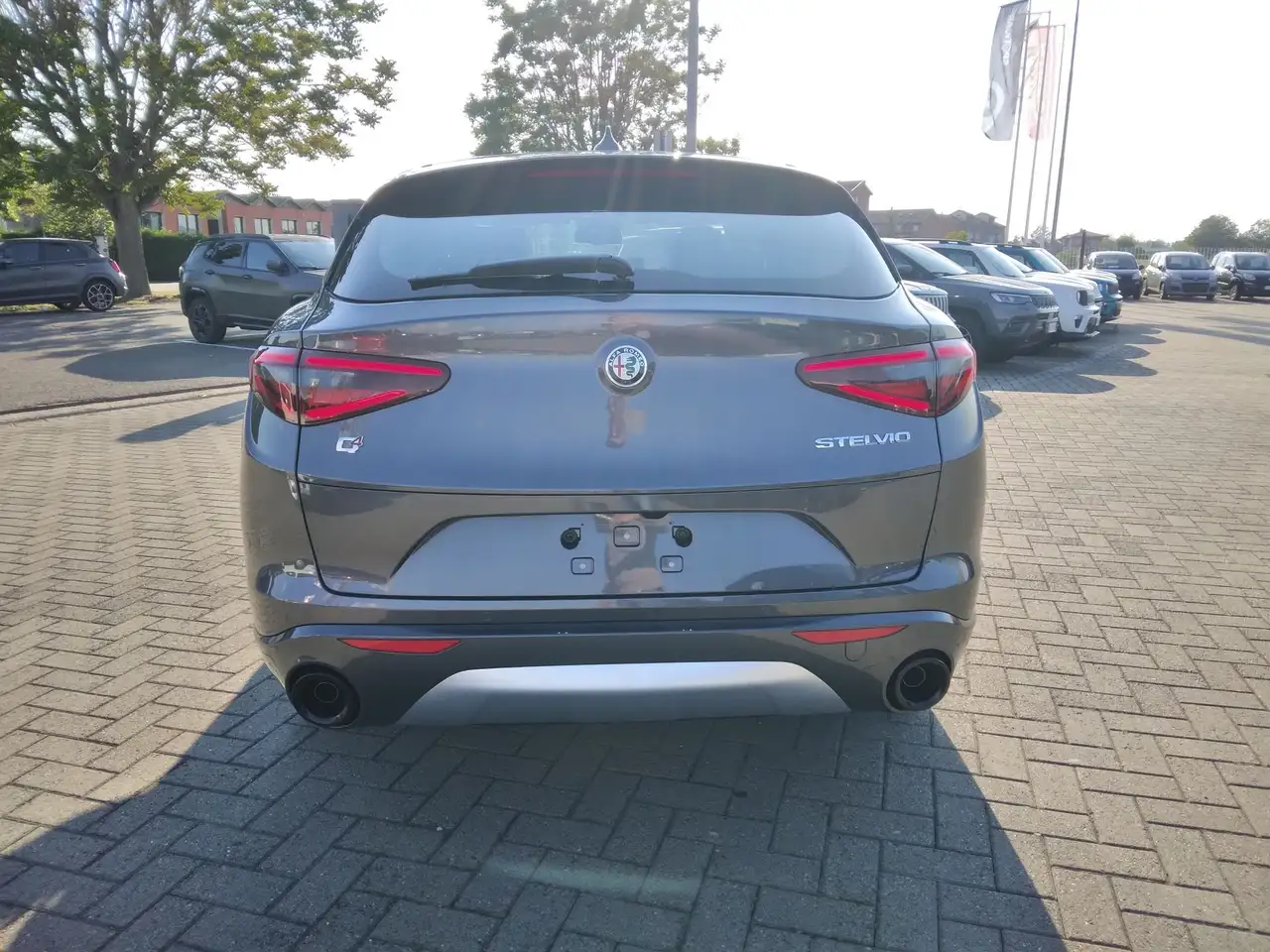 Alfa Romeo Stelvio 2023 — фото 6