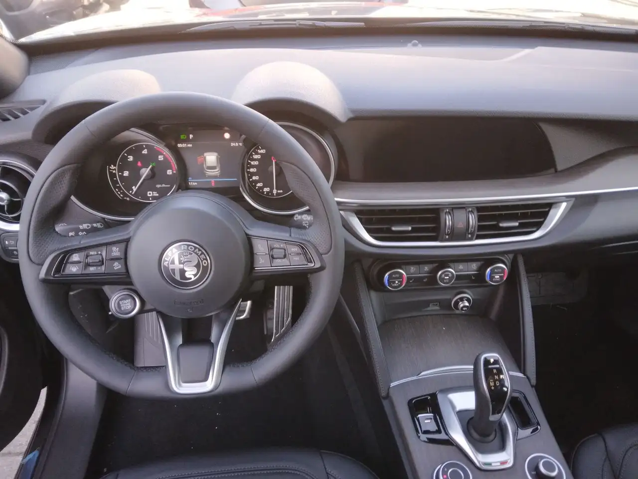 Alfa Romeo Stelvio 2023 — фото 12