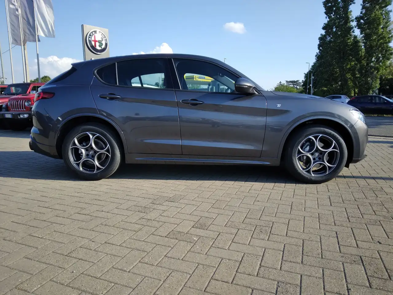 Alfa Romeo Stelvio 2023
