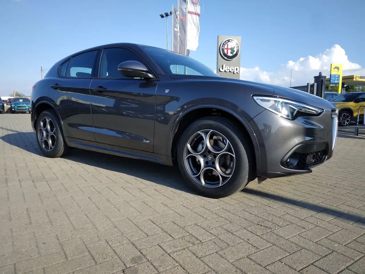Alfa Romeo Stelvio 2023