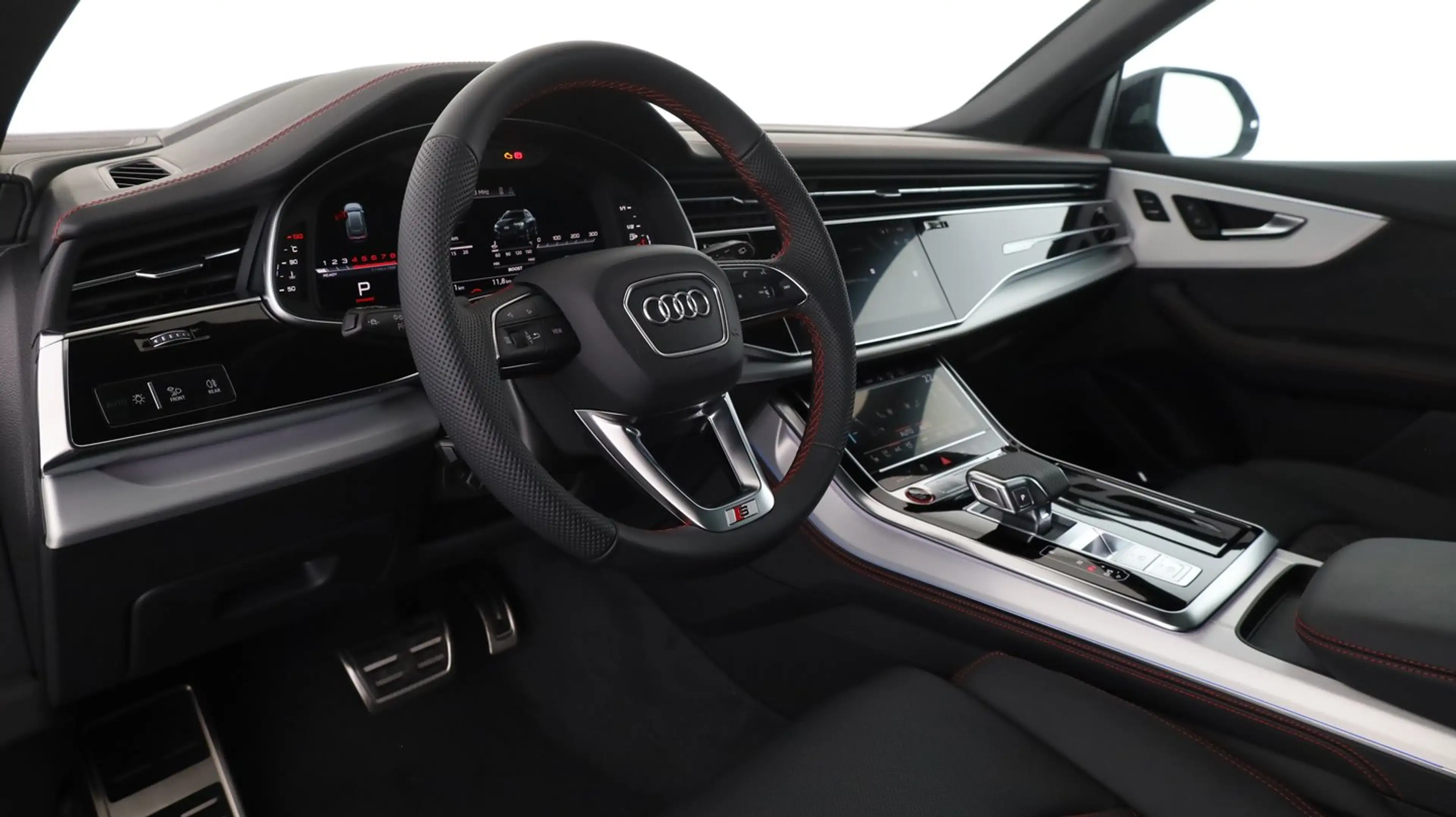 Audi SQ8 TFSI quattro — photo 12
