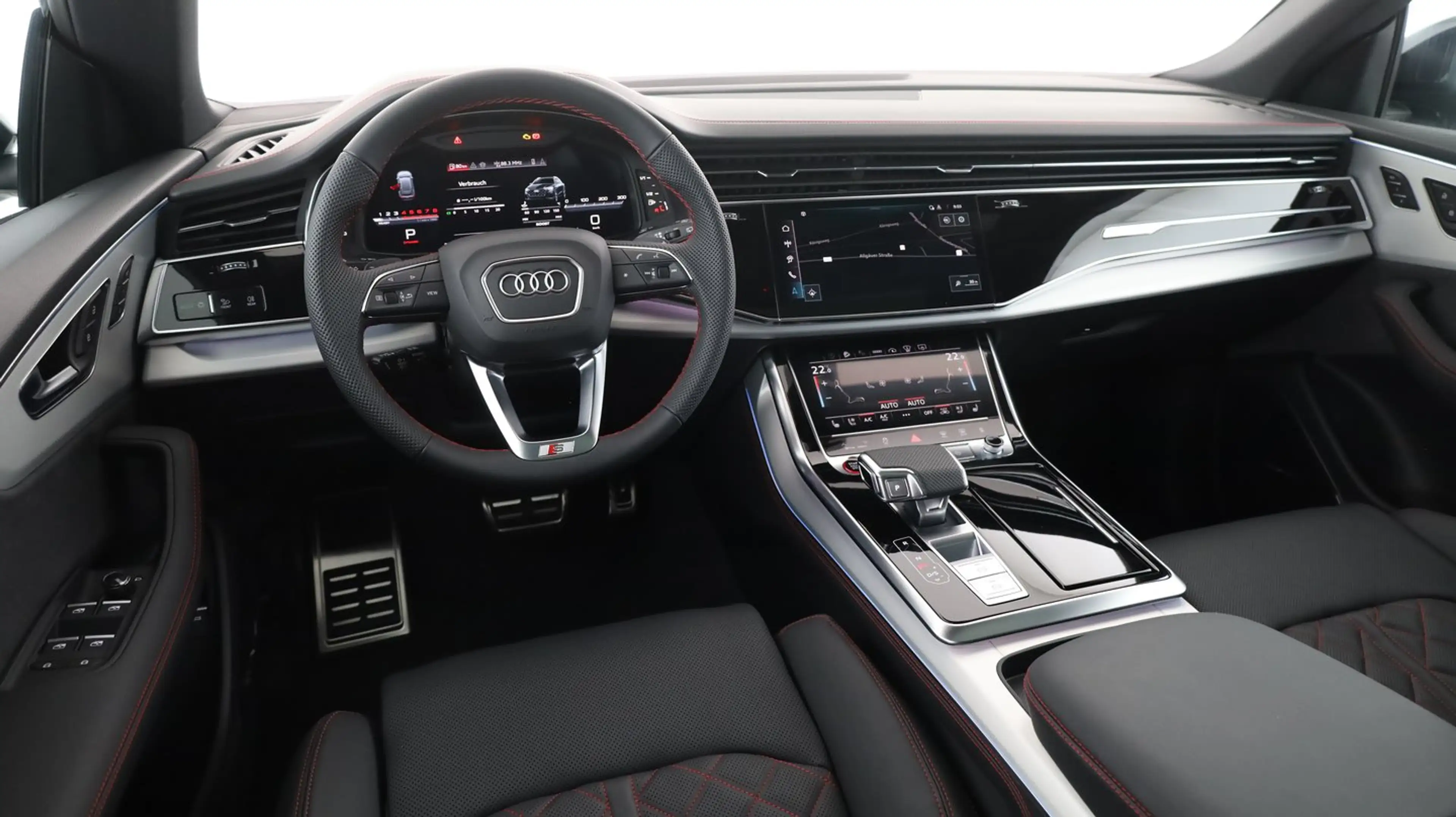 Audi SQ8 TFSI quattro — photo 13