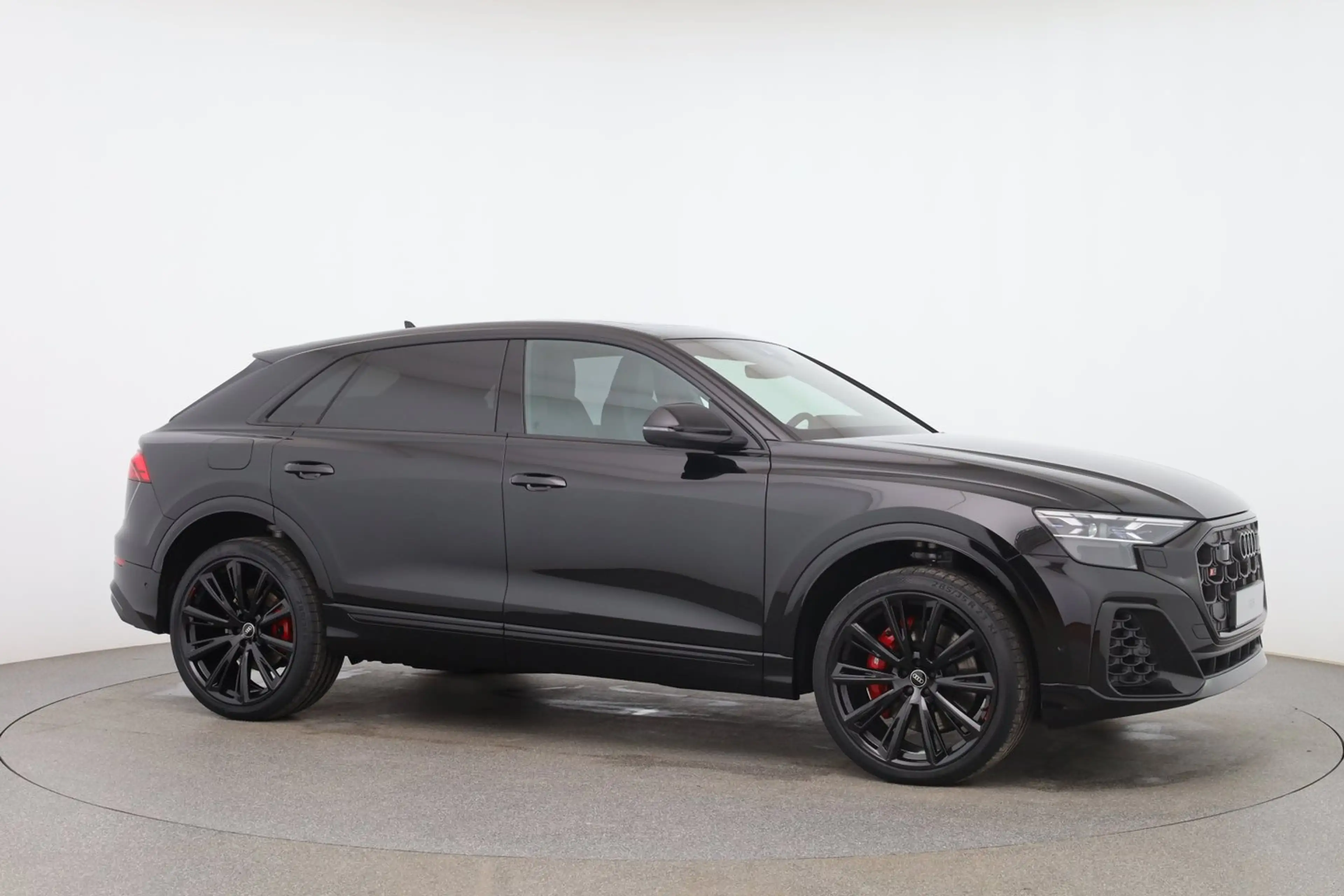 Audi SQ8 TFSI quattro — photo 7