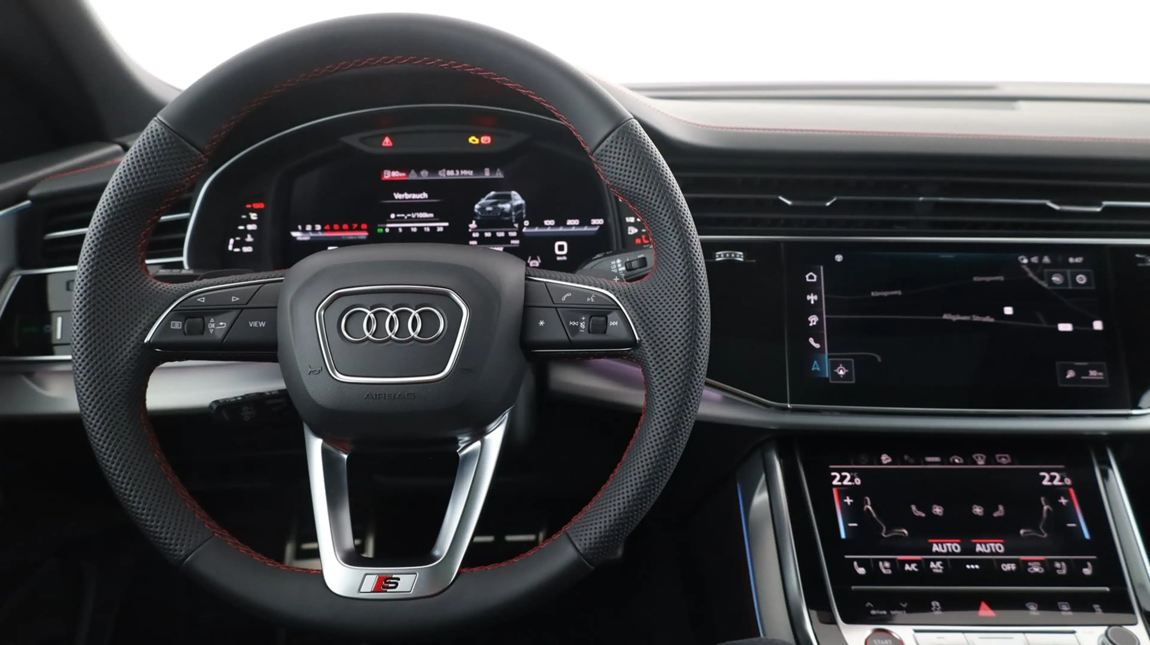 Audi SQ8 TFSI quattro — photo 15