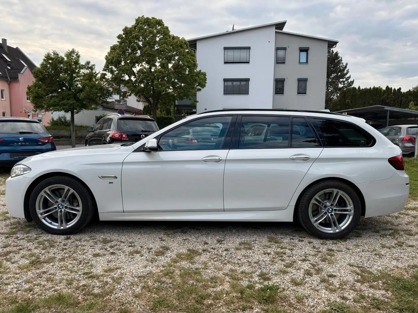 BMW 530 d xDrive M Sport AUT HEAD UP ACC M-FELGEN SZH Weiß - 2