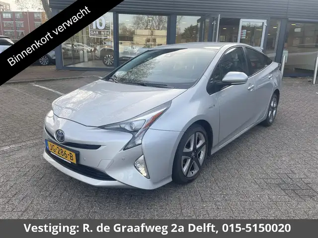Toyota Prius 1.8 Dynamic | Parkeersensoren | Navigatie | Afneem