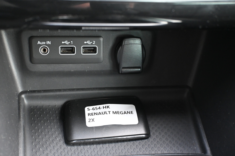 Renault Megane Estate 1.3 TCe 140 Techno trekhaak — photo 40