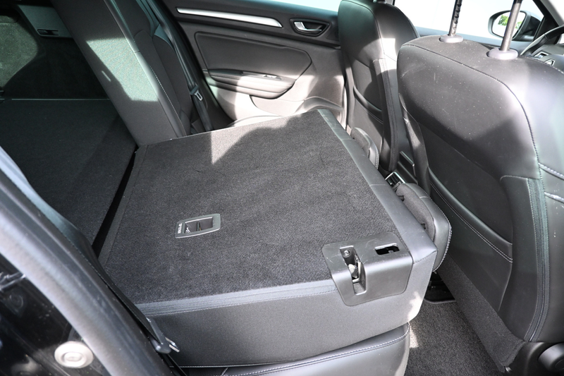 Renault Megane Estate 1.3 TCe 140 Techno trekhaak — photo 26