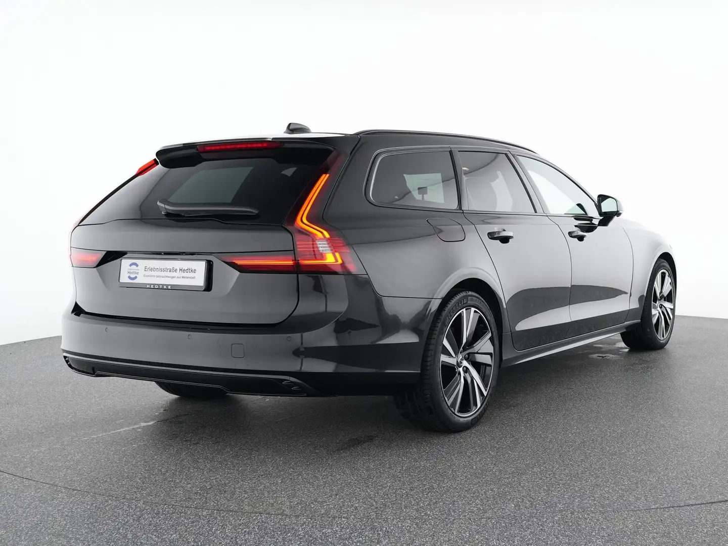 Volvo V90 T6 Recharge AWD Plus Dark 19"+AHK+LUFTFAHRWE Schwarz - 2