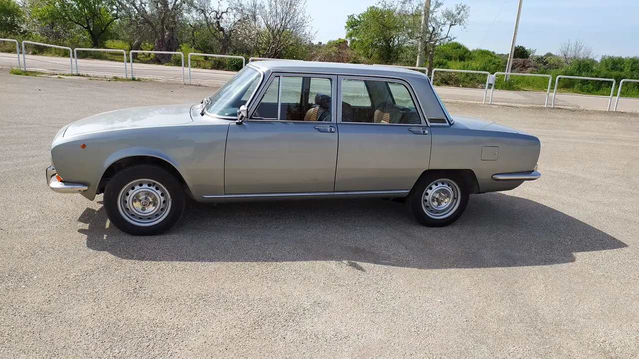 Alfa Romeo 2000 Berlina, foto 7