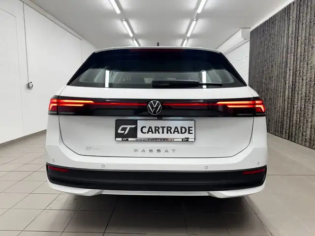 Volkswagen Passat view 8