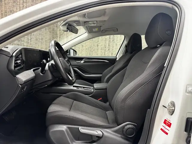 Volkswagen Passat view 9