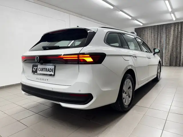 Volkswagen Passat view 7