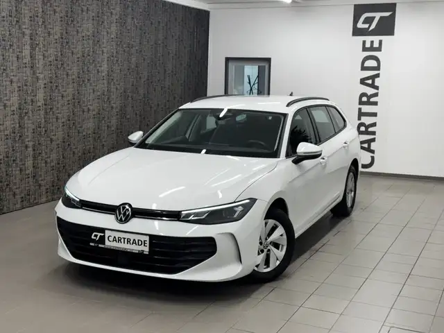 Volkswagen Passat view 2